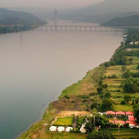 Riverview Tent Resort Kevadia 外观 照片