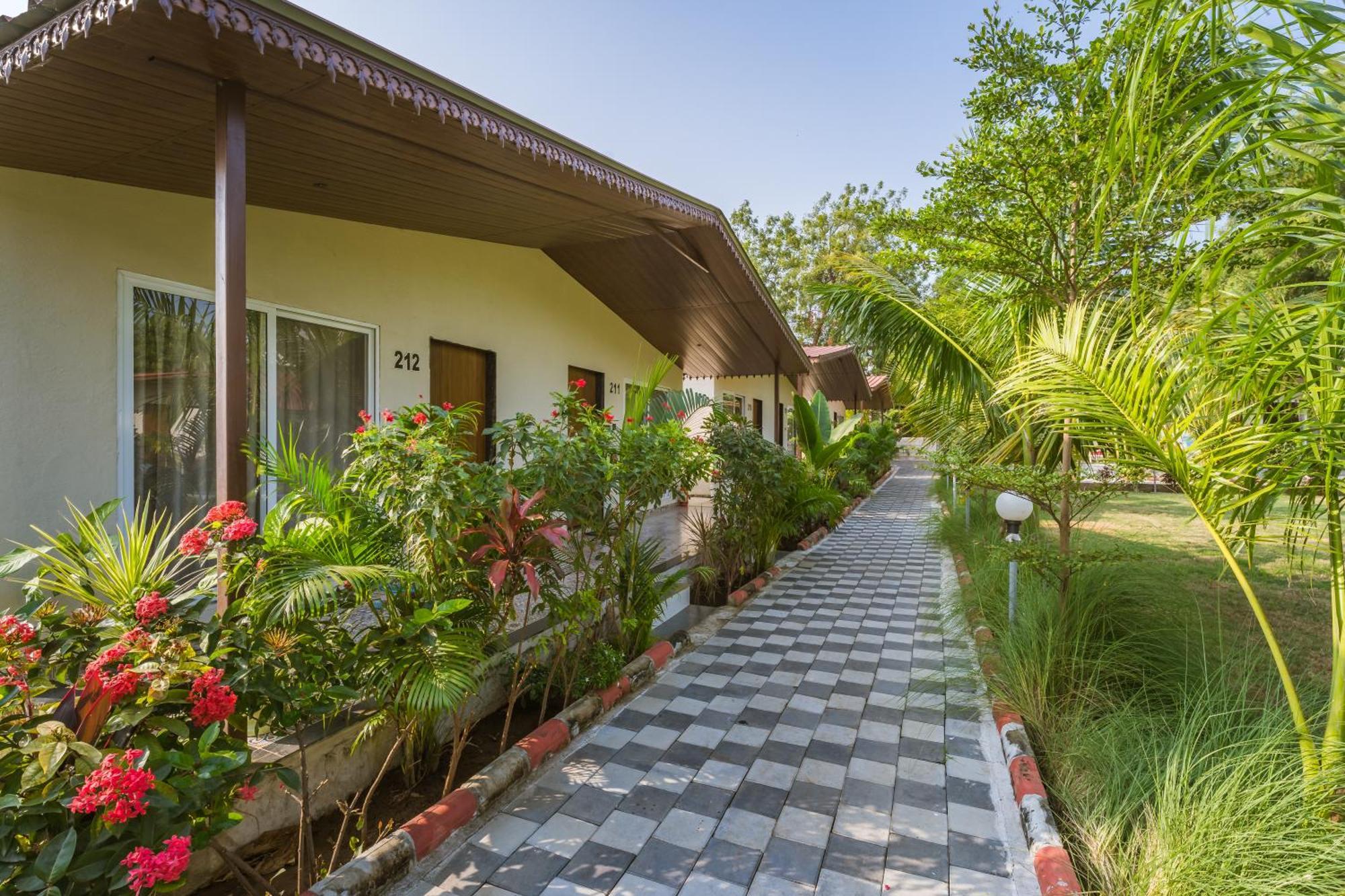 Riverview Tent Resort Kevadia 外观 照片