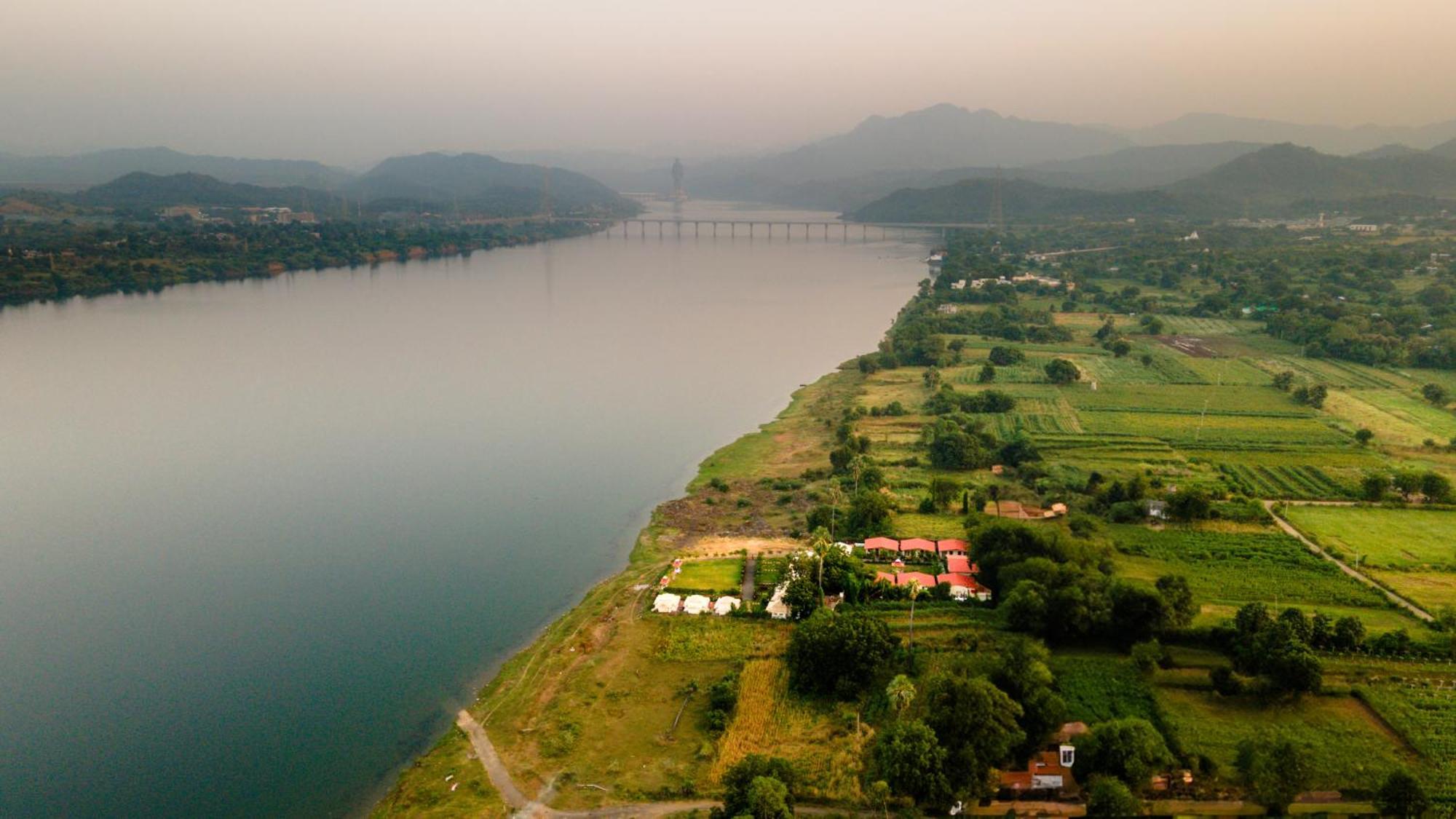 Riverview Tent Resort Kevadia 外观 照片