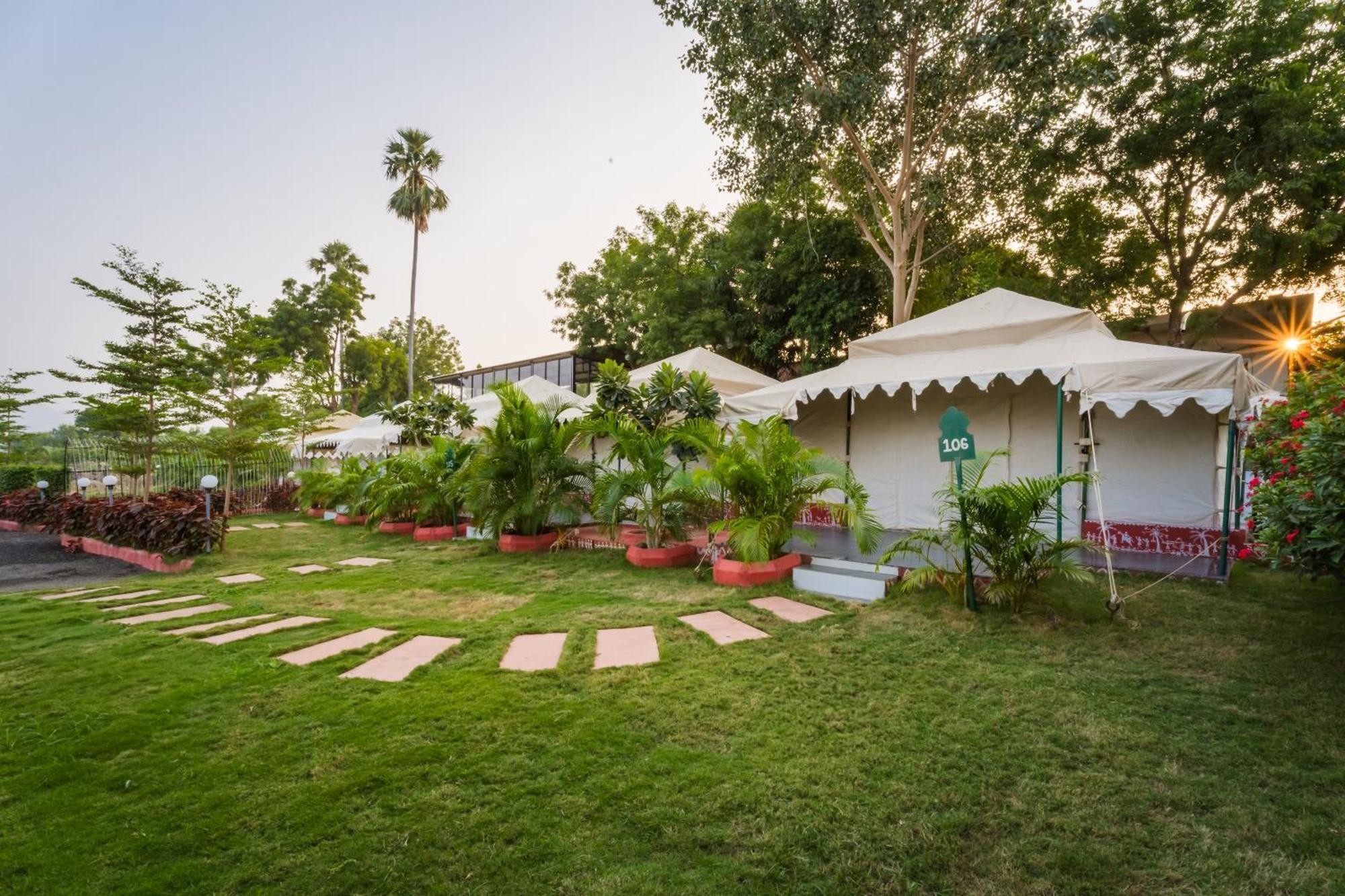 Riverview Tent Resort Kevadia 外观 照片